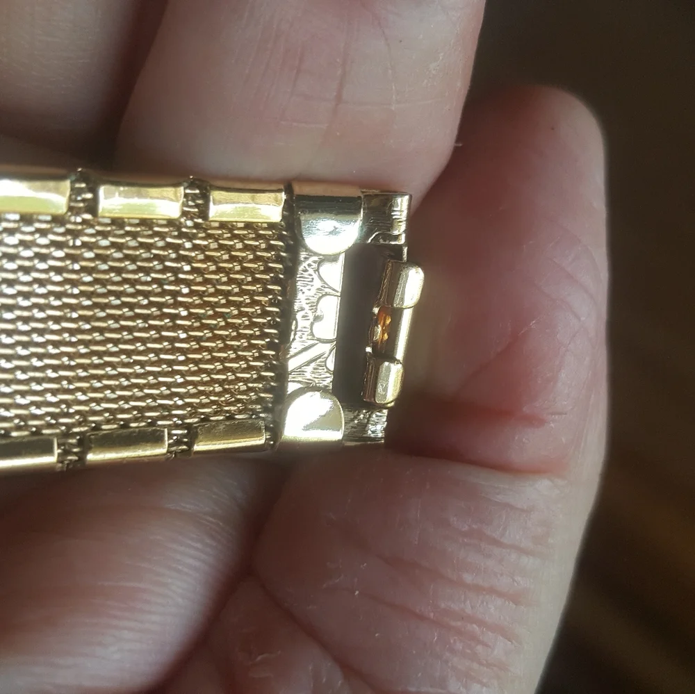 Beautiful Engraved Floral Mesh Panel Link Vintage Bracelet - Picture 6 of 6